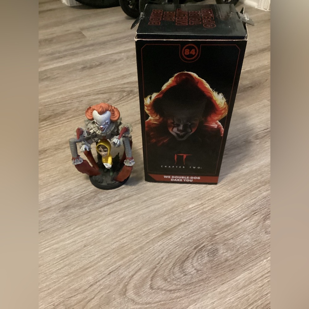QM Fig Max Elite Pennywise Spider It PVC Vinyl Figure With Box Horror Georgy.